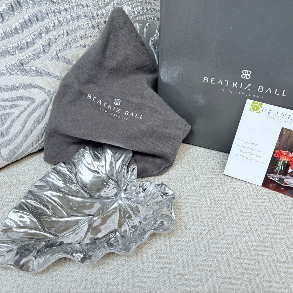 Beatriz Ball Silver Garden Heart-Shaped Leaf Bowl NWT❣️